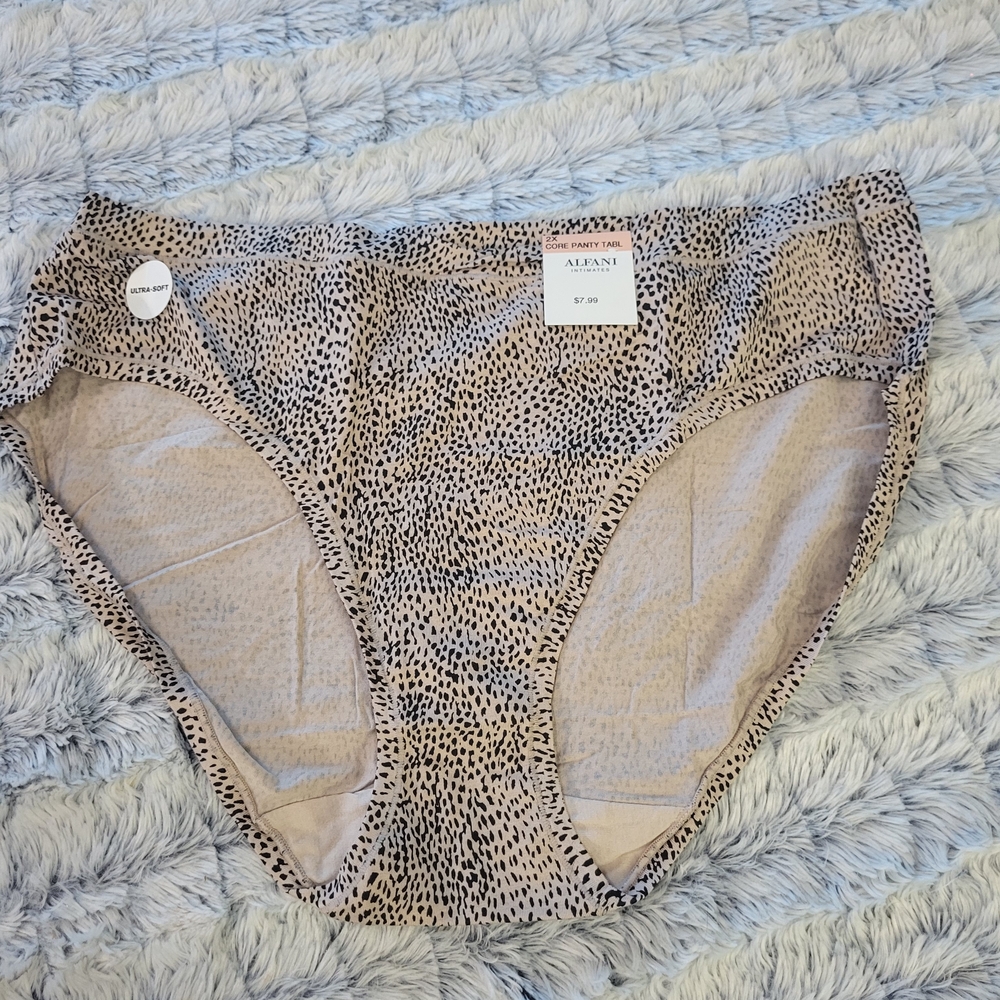 Nwt Alfani Tan and‎ Black animal print panty 2x